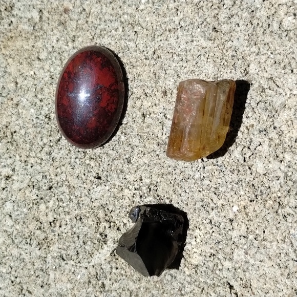 🦋🏵️🦋Pink Tourmaline, Shungite, and Red Jasper With Hematite - Picture 1 of 7
